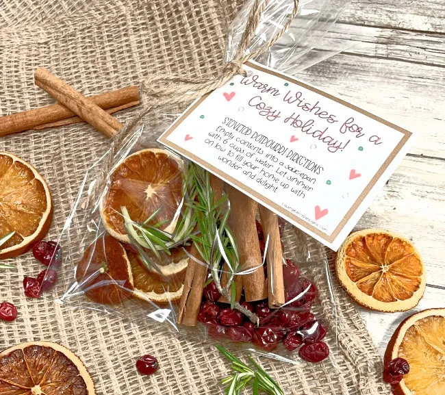Christmas Stovetop Potpourri Recipe - Stovetop Christmas Potpourri Recipe And Free Printable 