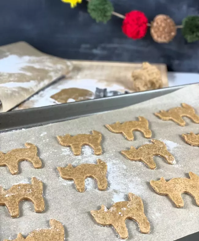 Black Cat Gingerbread Cookies - Laura Kelly's Inklings